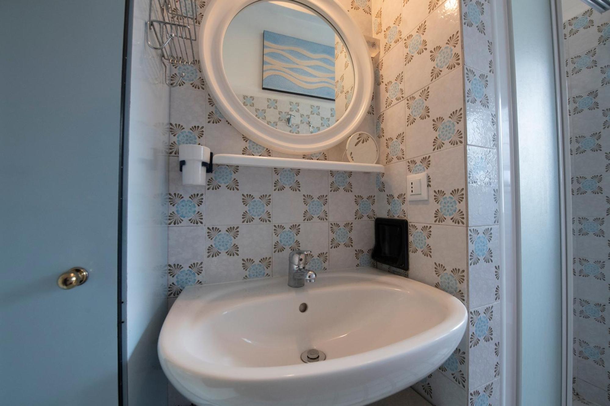 239 - Casa Del Sole Vista Mare Moneglia - 5Minuti A Piedi Dal Mare - Parcheggio Privato Exterior foto